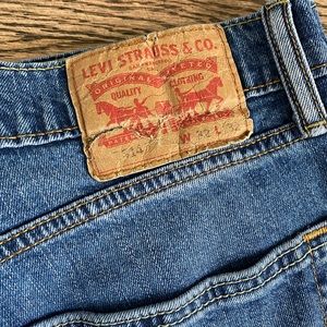 Levi’s 514 Jeans